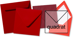 quadratische Briefumschläge in rot